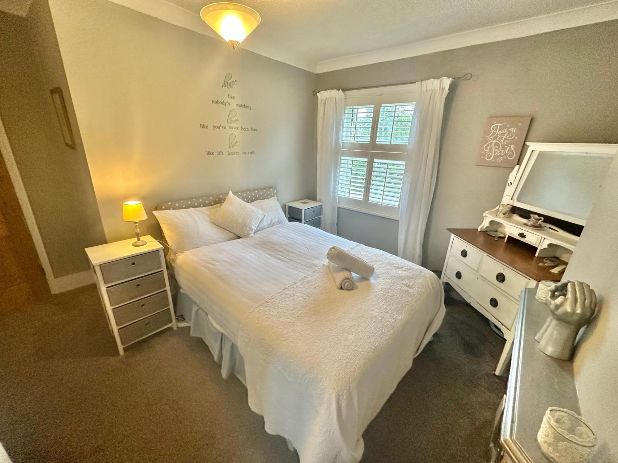 Garden Cottage - 3 Bedroom Close To Town And Beach Bournemouth Exterior foto
